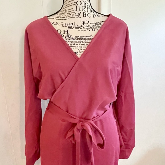 Ladies MIDI long sleeve faux wrap dress with removable belt. Size S. - Picture 2 of 9